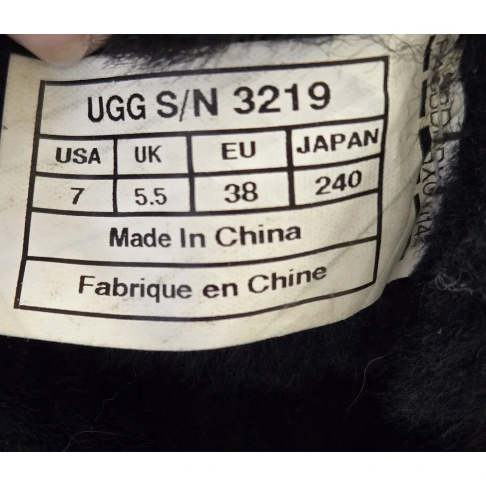 UGG Rommy Lace Up Winter Boots Womens Size 7‎ Black Leather Sheepskin Snow Warm
